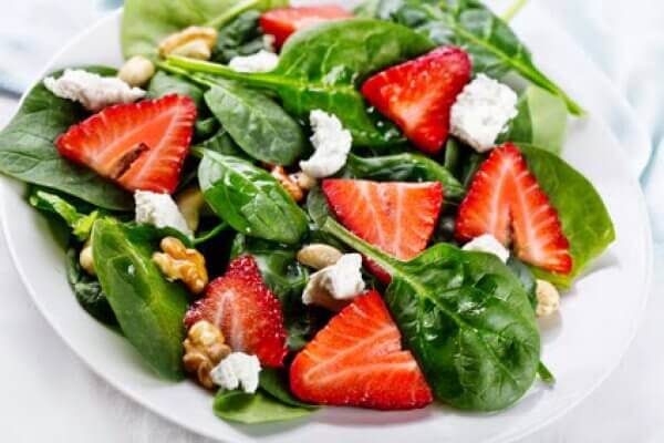 Simple Summer Salad Recipes {& Vinaigrette Dressings} Simple Summer Salad Recipes {& Vinaigrette Dressings}