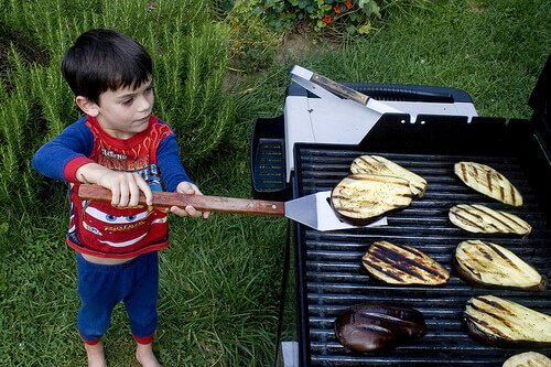 Hosting a potluck BBQ is a simple and easy way to practice low-stress hospitality! Hosting a potluck BBQ is a simple and easy way to practice low-stress hospitality!